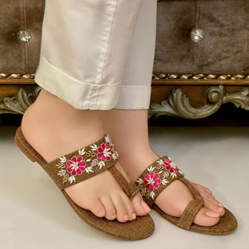 Black & Brown Floral 3D Jute Kolapuri – Bold Style, Timeless Comfort For Women